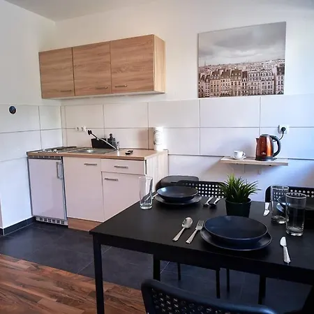 Mivano-apartments *netflix *zentral *wifi דירה